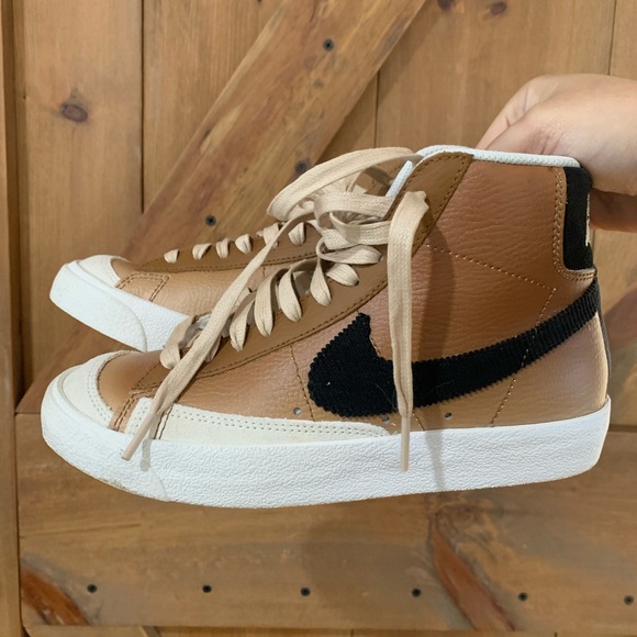 Nike sneakers. Only worn once. These run very TTS. Beautiful color and style - Picture 1 of 3